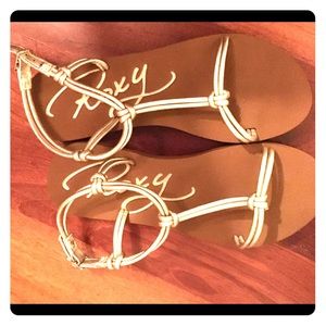 Roxy size 6 sandals. Brand new, never worn